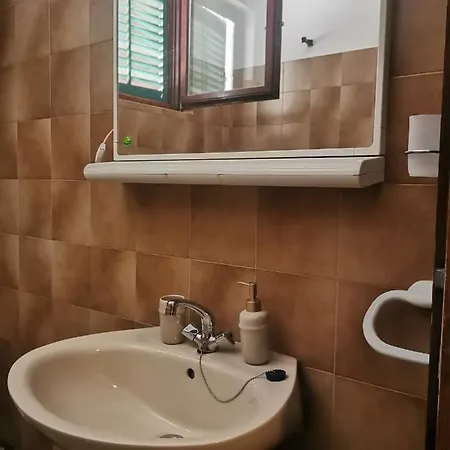 Prvi Red Do Mora Covic Duće