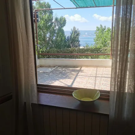 Prvi Red Do Mora Covic * Duće