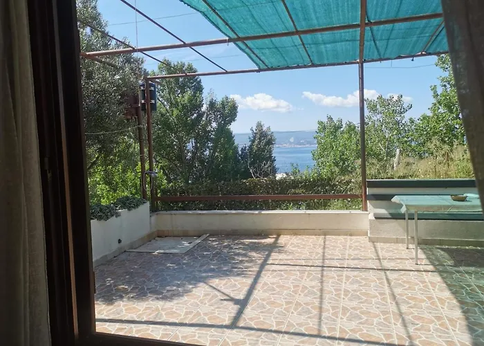 Prvi Red Do Mora Covic * Duće